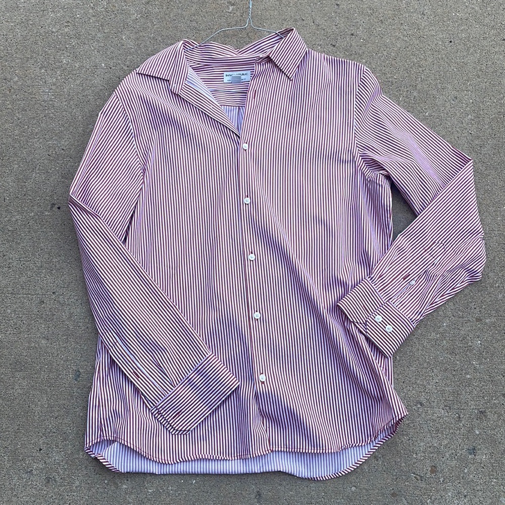 Banana Republic no iron button up shirt